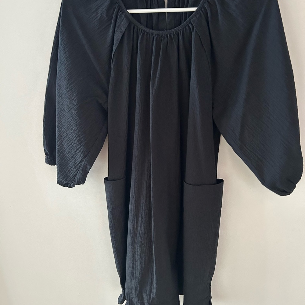 Everlane size small black dress